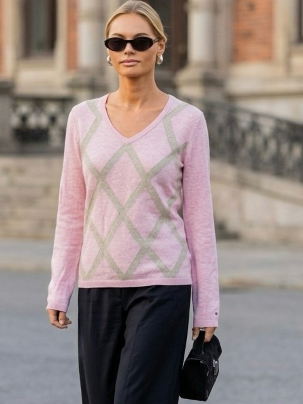 Tommy Hilfiger Pink & Grey Argyle V-Neck Sweater Size XS Preppy Academia Y2K